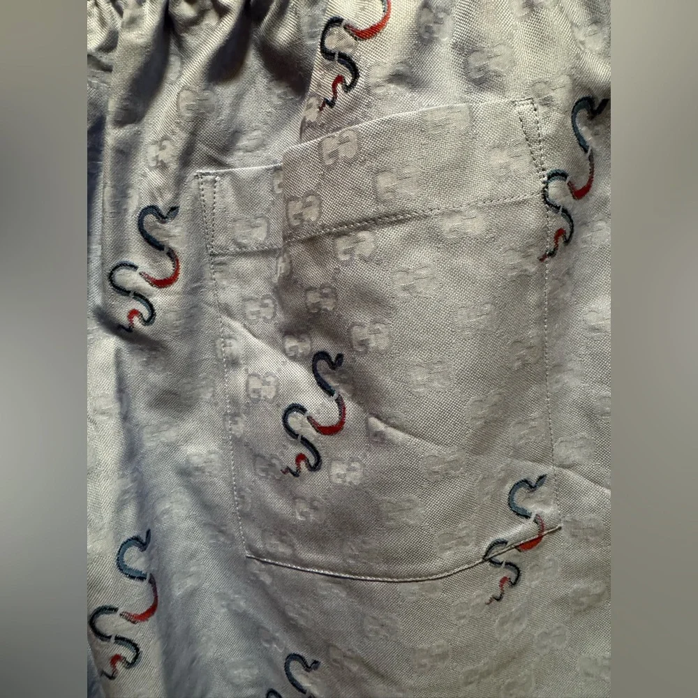 New Authentic Gucci GG Logo Snake Shorts Bermuda Size IT 52 / US L Waist 34 - 40